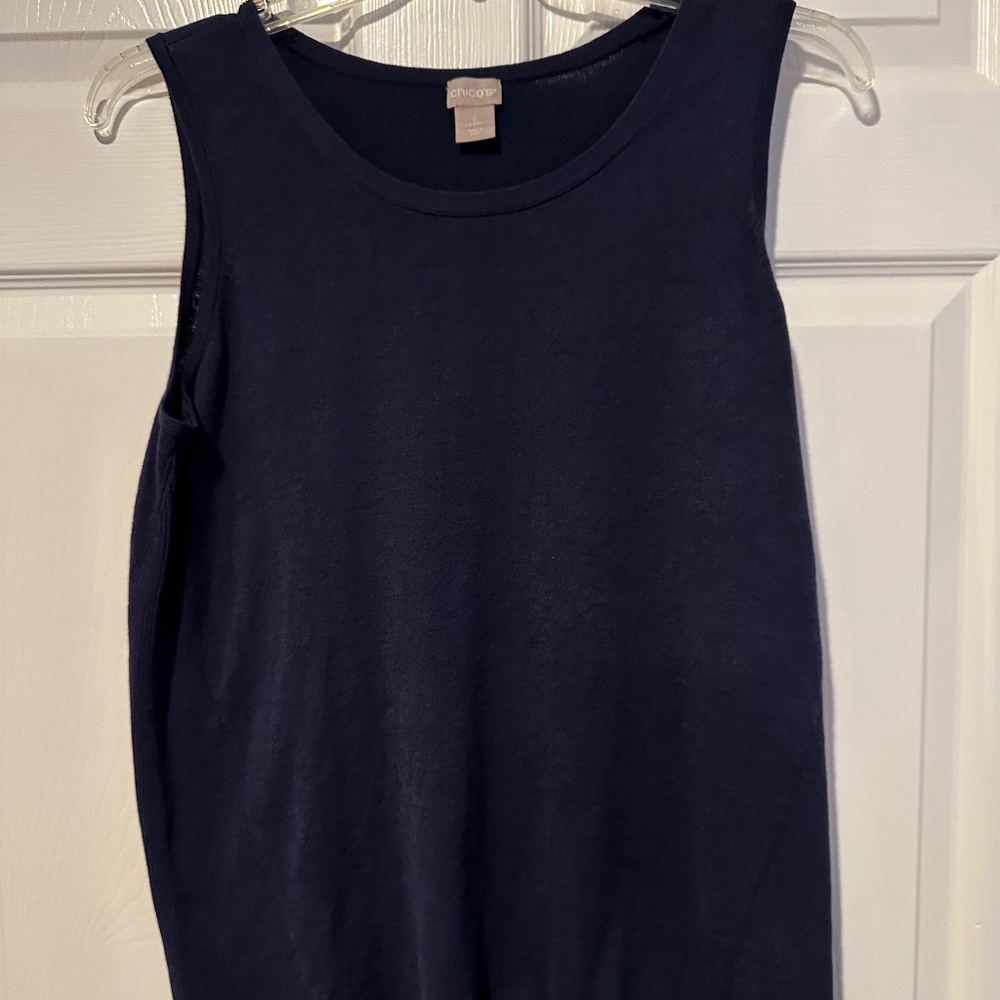 Gently Worn Women's Chico's Navy Blue Sleeveless Knit Top/Shell - Chico's size 2